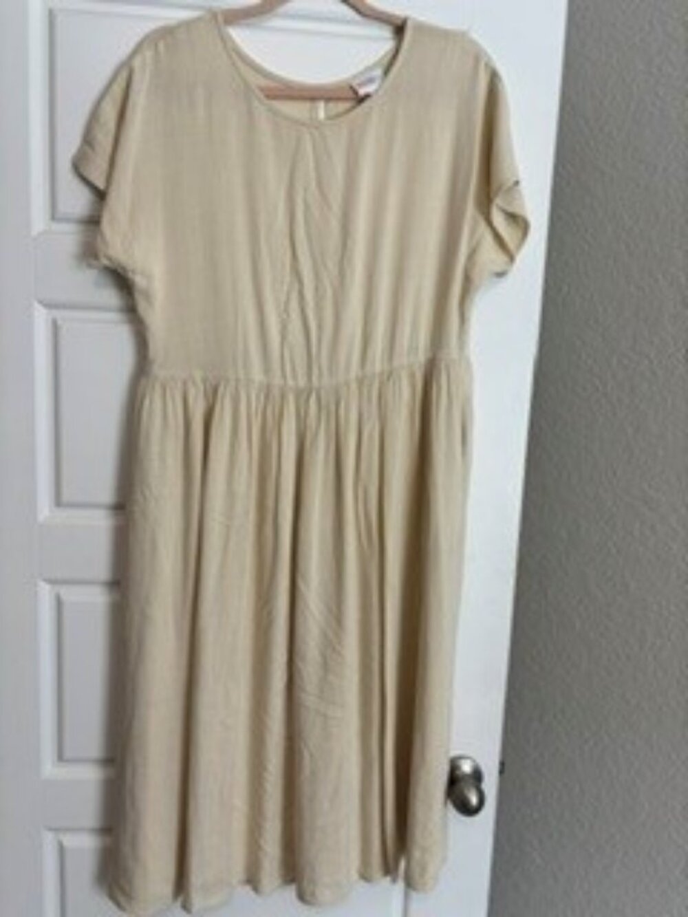 LuLaRoe Cream – Size Small